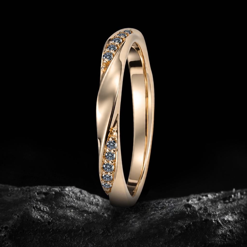 Pavé Gray Moissanite Flowing Twist Band Ring