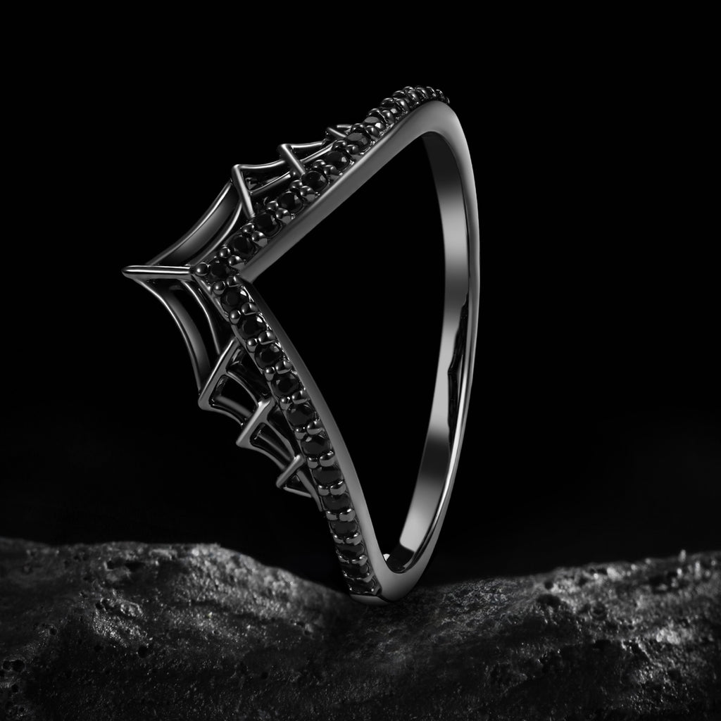 Pavé Black Moissanite Spider Web Gothic Curved Band