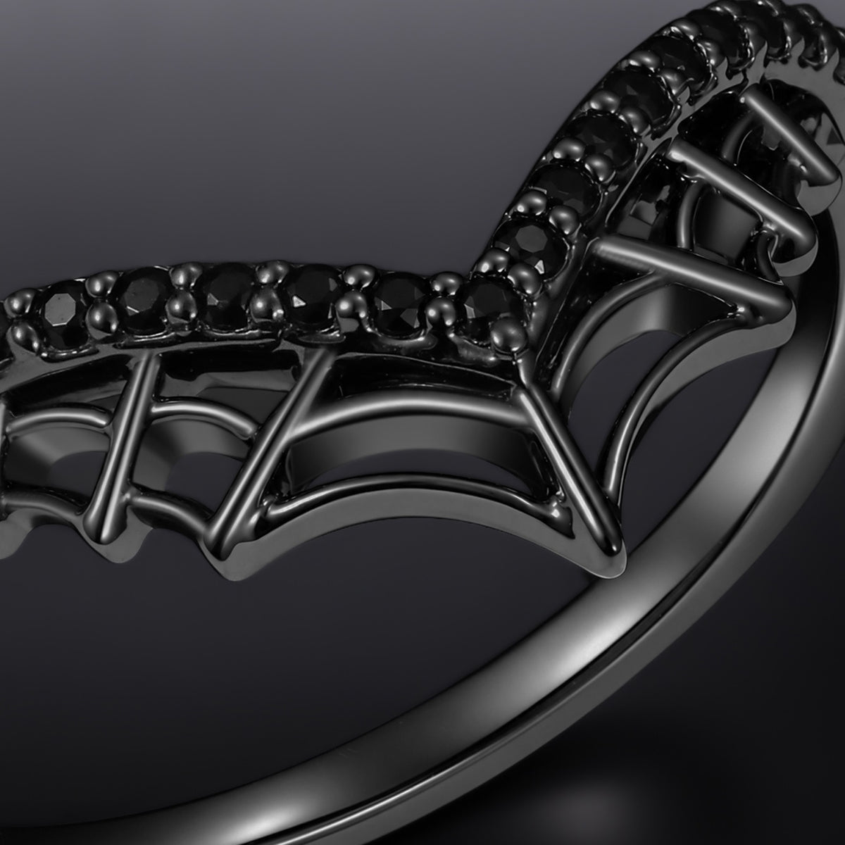 Pavé Black Moissanite Spider Web Gothic Curved Band