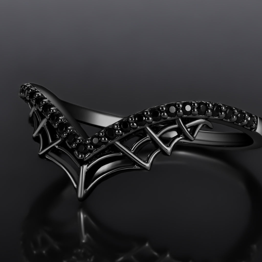 Pavé Black Moissanite Spider Web Gothic Curved Band
