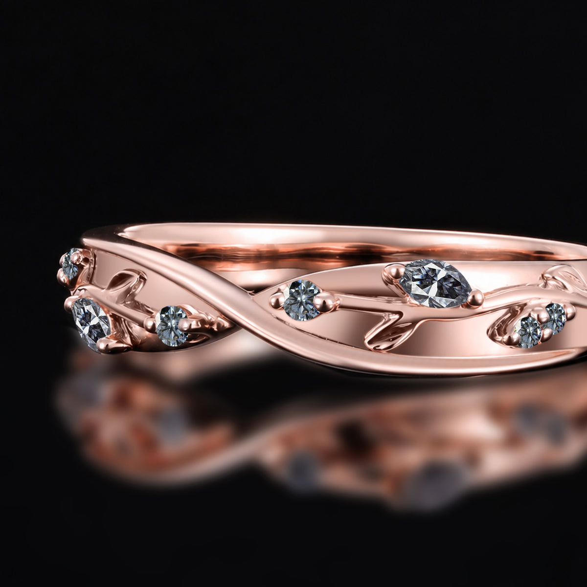Gray Moissanite Leaf Engraved Twisted Band