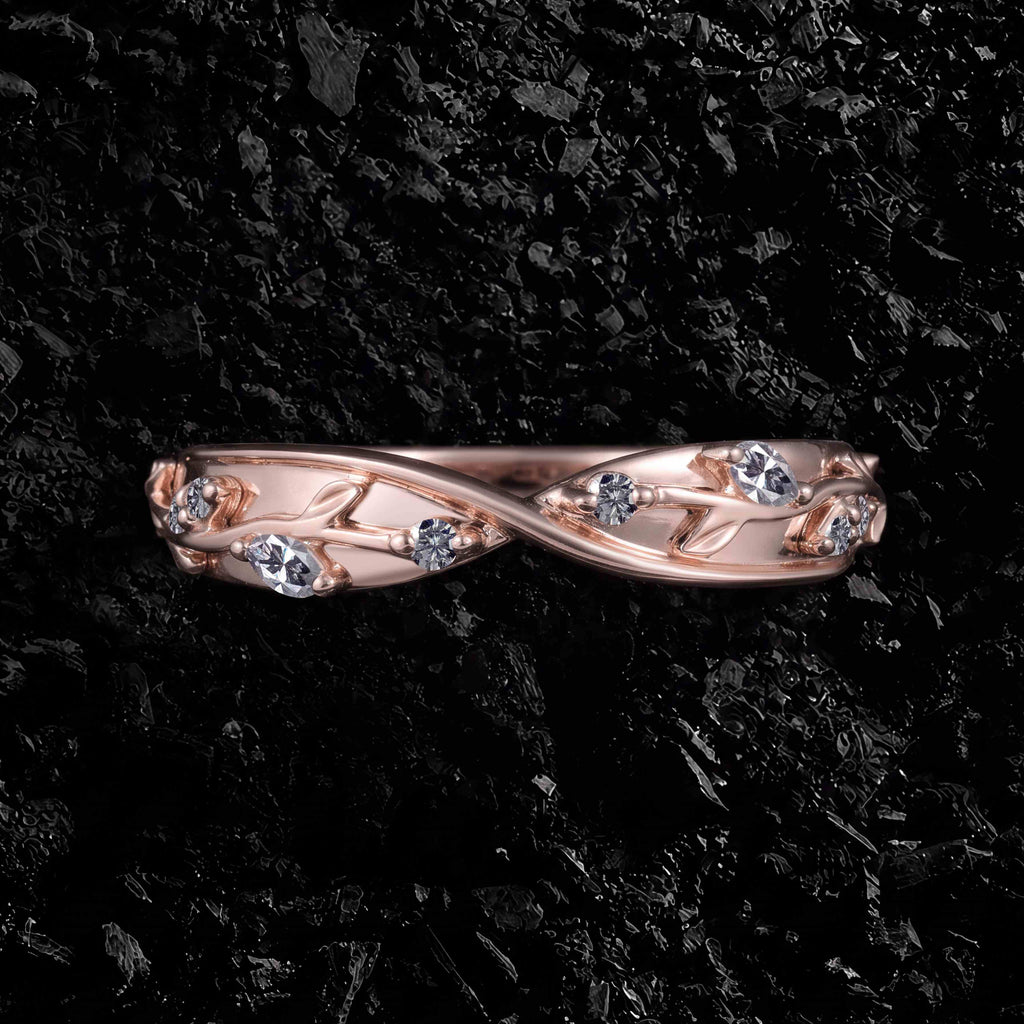 Gray Moissanite Leaf Engraved Twisted Band